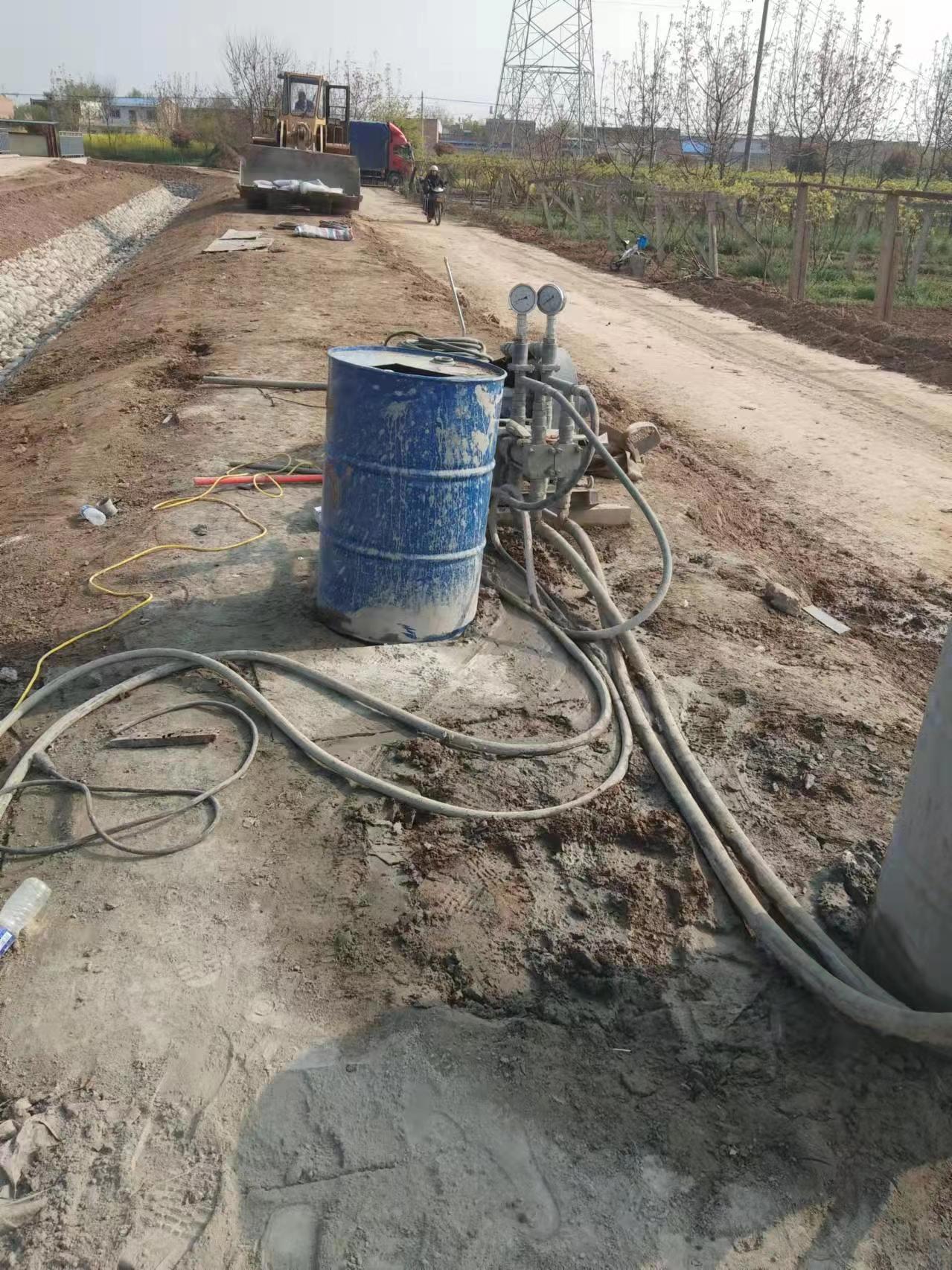 阿巴嘎顶管注浆